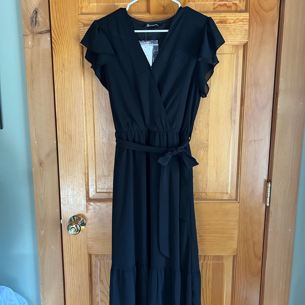 Chic Black Ruffle Maxi Dress